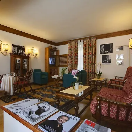 Hotel De La Poste
